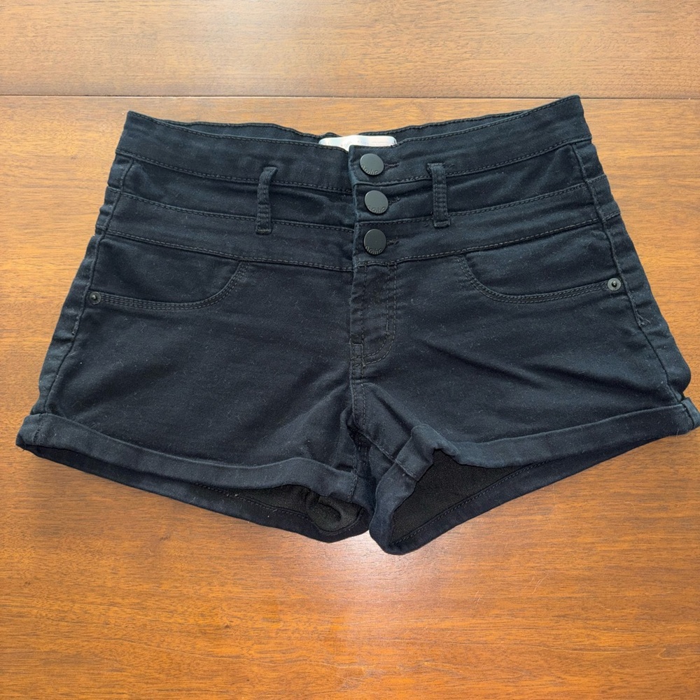 No Boundaries Women's High Waist Black Button Shorts
